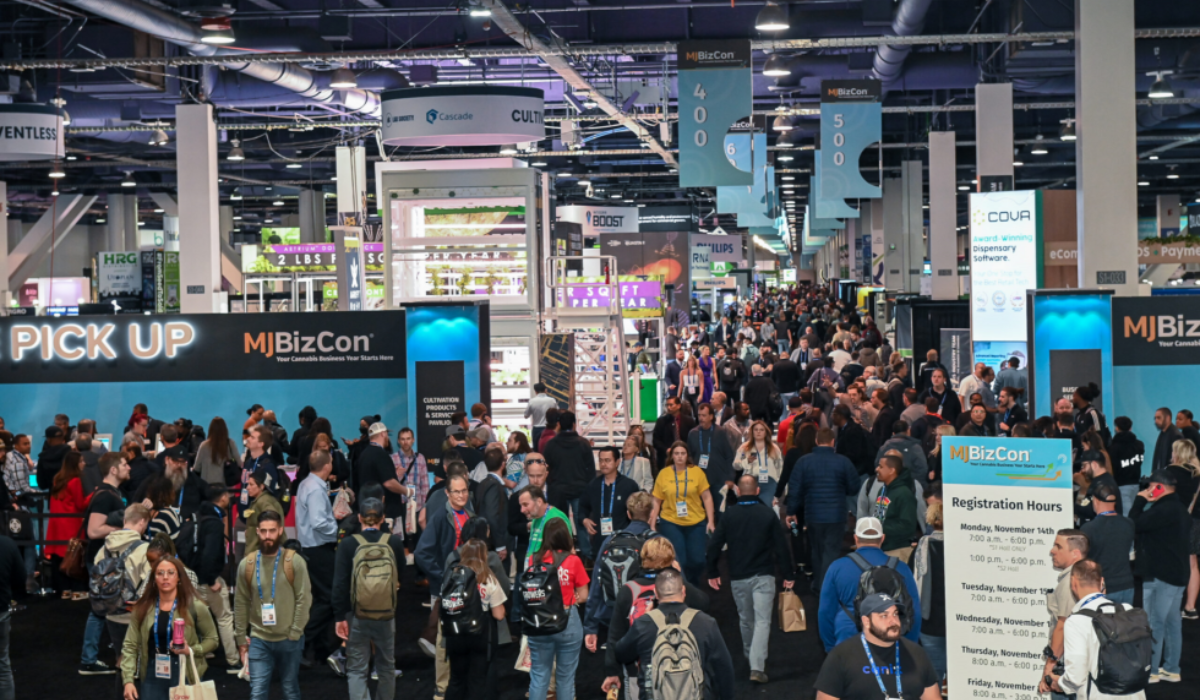 Dozens of attendees explore the MJBizCon Expo.